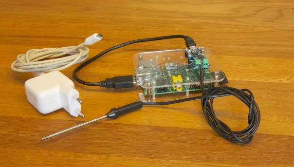 How to Make a Raspberry Pi Temperature Sensor
