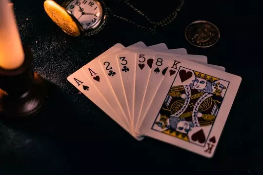 Probability of Royal Flush in Texas Hold'em and Omaha