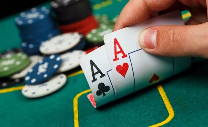 How to Play Poker at the Casino?