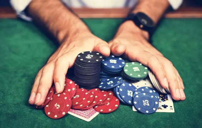 How to Play Poker at the Casino?